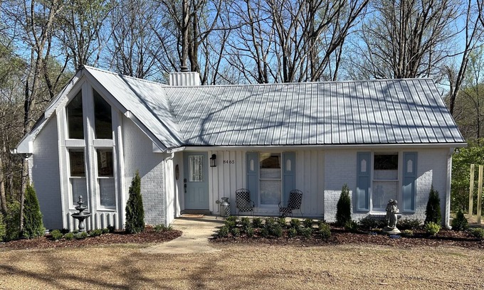 Pegram Cottage | Quaint Cottage in the Woods 20 minutes to Downtown