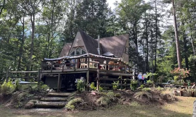 Quechee House | Quaint Quechee A-Frame