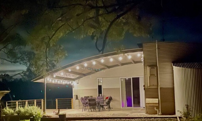 Milbrodale Cottage | Quaint Shedhouse in a working vineyard at Milbrodale Farm