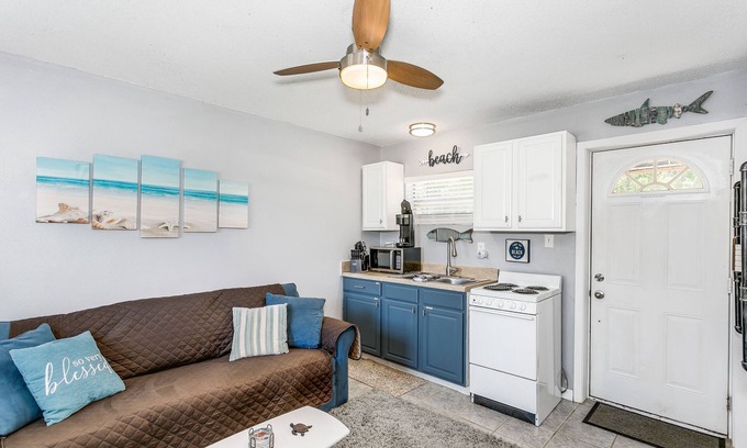 Ono Island Cottage | Quaint Tiny Home by the Bay - Boat Launch 1 Street Over