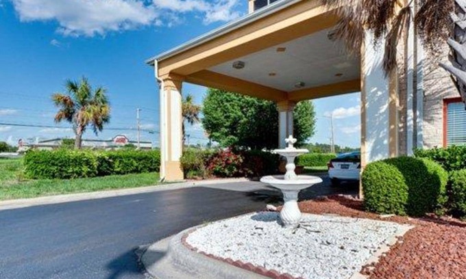Monroe Hotel | Quality Inn And Suites Monroe