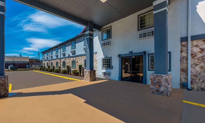 Fort Payne Hotel | Quality Inn Fort Payne I-59 exit 222