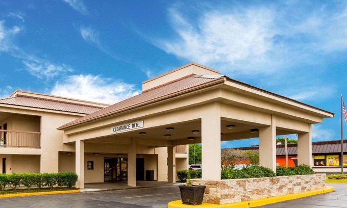 Indianola Hotel | Quality Inn Indianola