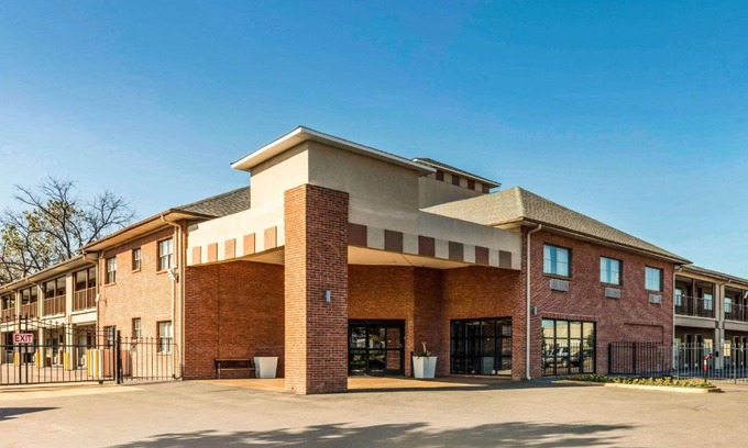 Memphis Hotel | Quality Inn Memphis Airport