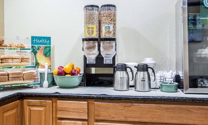 Shelltown Hotel | Quality Inn San Diego I-5 Naval Base