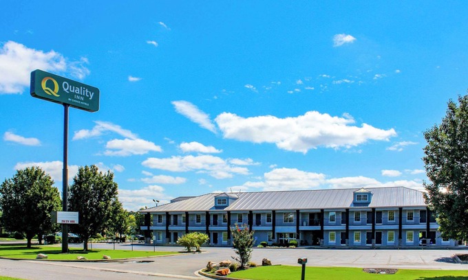 Scottsboro Hotel | Quality Inn Scottsboro US/72 - Lake Guntersville Area
