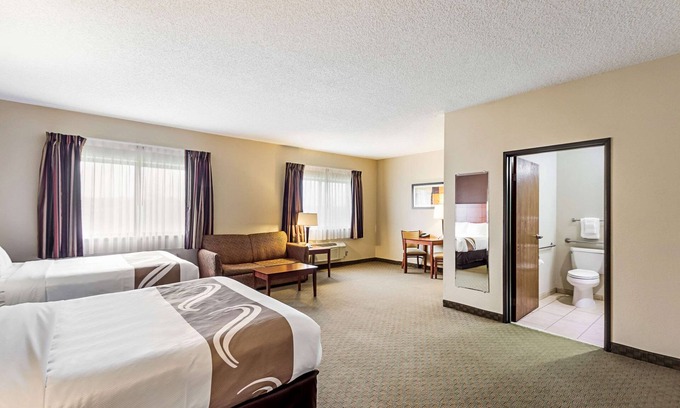 Sheboygan Hotel | Quality Inn Sheboygan North I-43