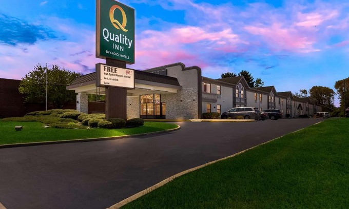 Roseland Hotel | Quality Inn South Bend near Notre Dame