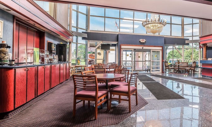 Latham Hotel | Quality Inn & Suites Albany Airport