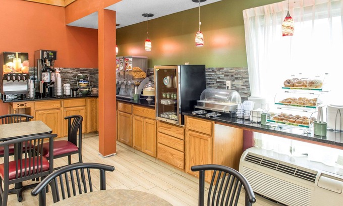 Columbus Hotel | Quality Inn & Suites Columbus West - Hilliard
