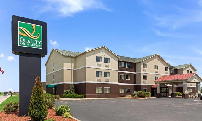 Ferdinand Hotel | Quality Inn & Suites Ferdinand