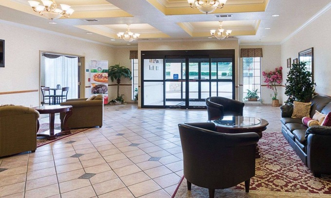 Glen Rose Hotel | Quality Inn & Suites Glen Rose