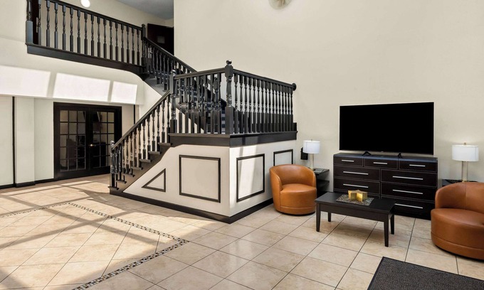 Lafayette Hotel | Quality Inn & Suites Lafayette