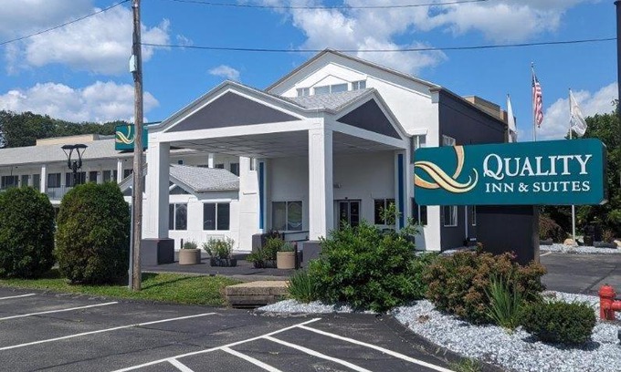 Northampton Hotel | Quality Inn & Suites Northampton - Amherst