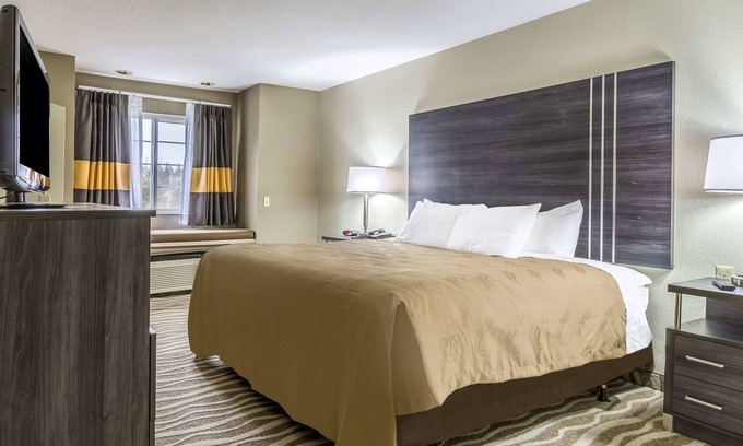 North Lima Hotel | Quality Inn & Suites North Lima - Boardman