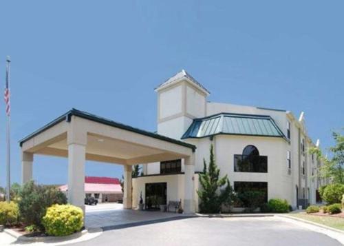 Tarboro Hotel | Quality Inn & Suites Tarboro - Kingsboro