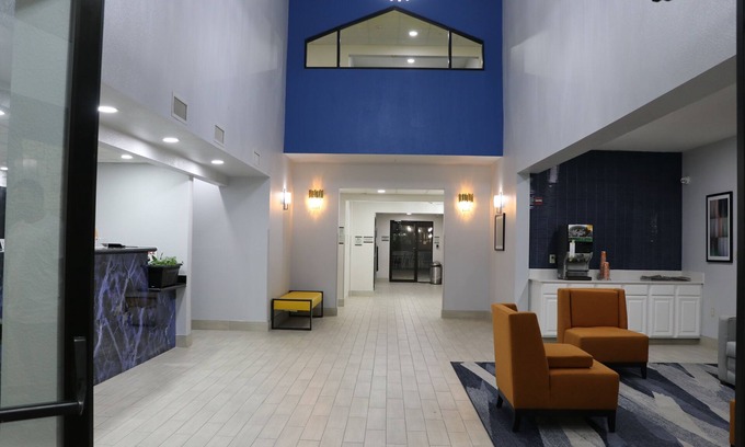 Kyle Hotel | Quality Inn & Suites