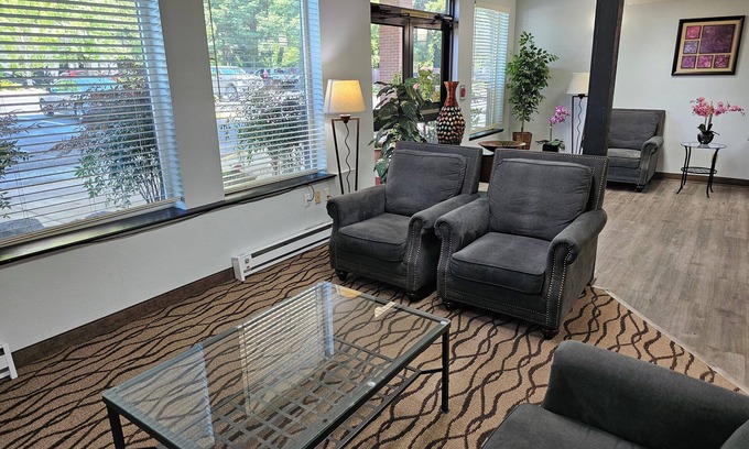 Salmon Creek Hotel | Quality Inn & Suites Vancouver North