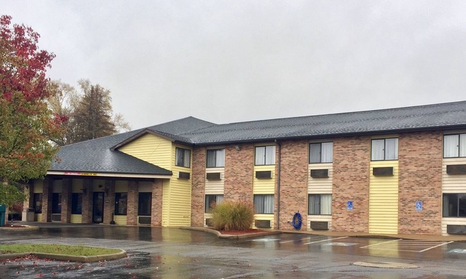 East Liverpool Hotel | Quality Inn