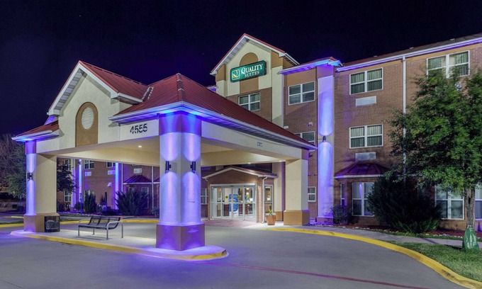 Addison Hotel | Quality Suites Addison - Dallas