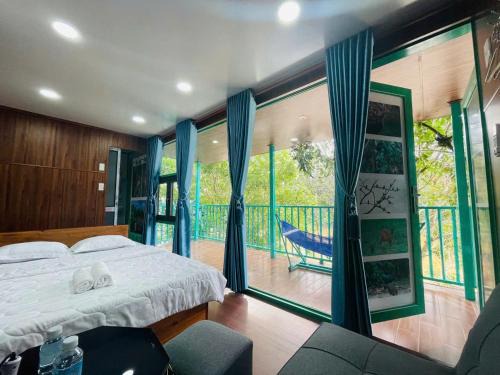 Kroun Hotel | Quang Minh Riverview Resort