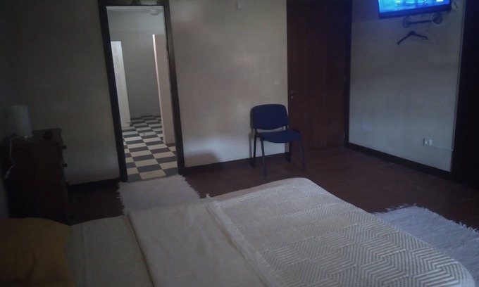 Felgueiras Hostel | Quarto 2 Pessoas +2 Beliches.casa Banho Privativa Dentro do Quarto