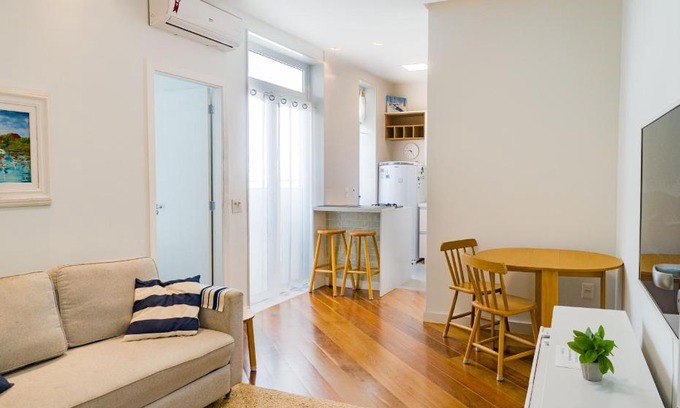 Leblon Apartment | Quarto e Sala Coraçao do Leblon