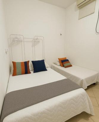 Nazare House | Quarto Privativo, Area Nobre, no coração de Belem, Central de Ar e Wi-fi, - Terreo1