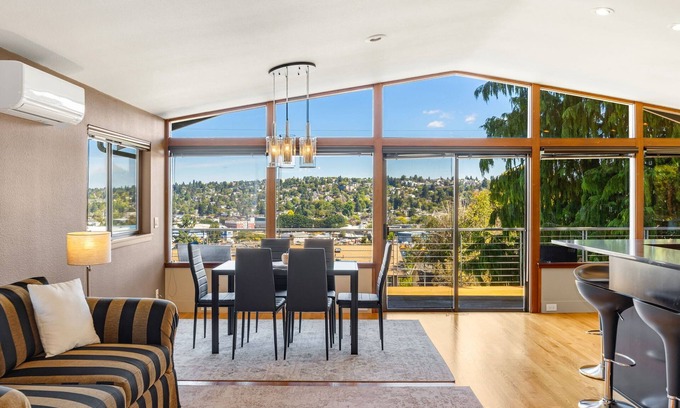 North Queen Anne House | Queen Anne w/Canal Views | Deck, Near Downtown