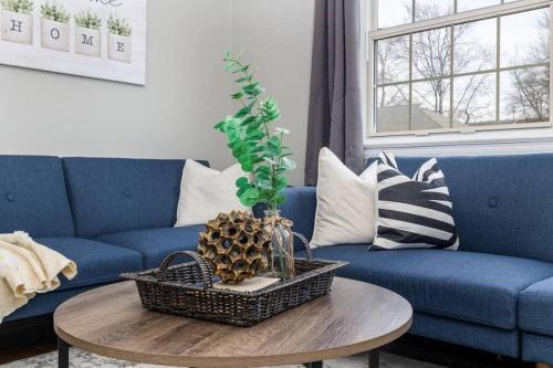 West Hartford Apartment | Queen Bed Apt in West Hartford