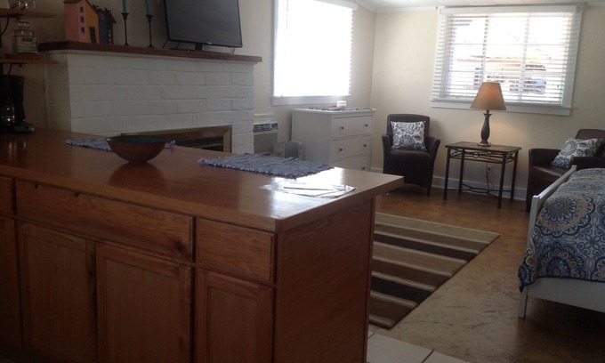 Tumacacori-Carmen Apartment | Queen Casita in Santa Gertrudis Leigh