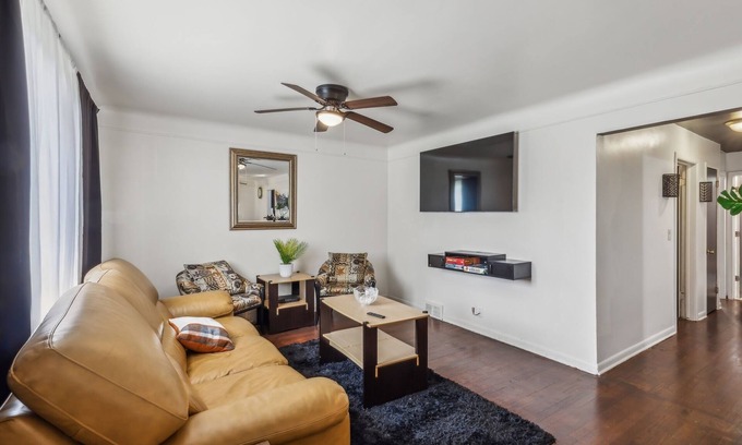 Inkster House | Queen G2 Mansion (3-Bedroom Home) - Pets Allowed by RedAwning