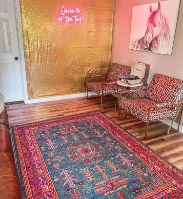 Hot Springs House | 'Queen of the Turf' Walk to Oaklawn Racing and Gaming