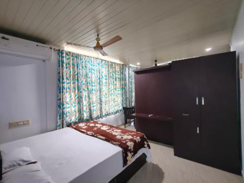 Kodungallur Apartment | Queens INN