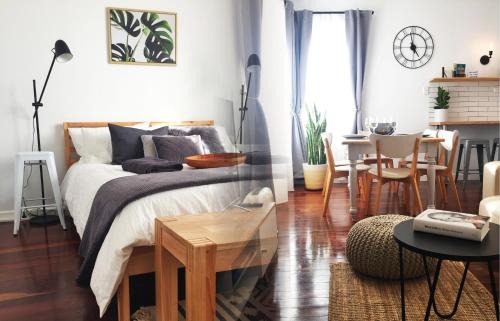Geraldton House | Quick Stroll To The City