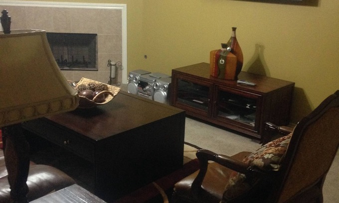 Mission Bend House | Quiet and Comfortable