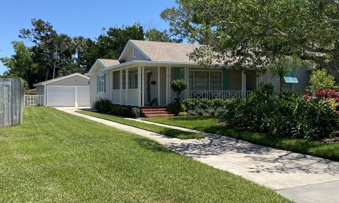 St. Augustine House | Quiet Bayfront Community on the Island-Close to Downtown City Center