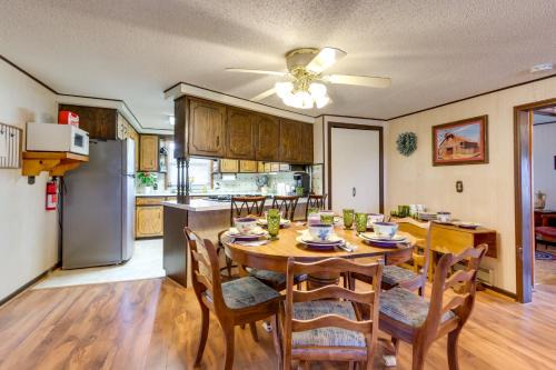 Weaubleau House | Quiet Countryside Weaubleau Home with Patio and Grill!