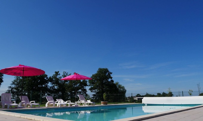 Jouqueviel Other | Quiet farmhouse for 14 people, air conditioning, swimming pool, shaded terraces, enclosed garden, meadow