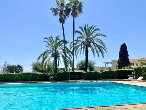 Saint Antoine Apartment | Quiet Flat with view and Swimming pool