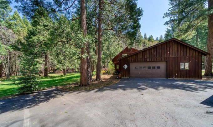 Quincy House | Quiet get away on a private creek. Hot tub, infrared sauna and massage table.