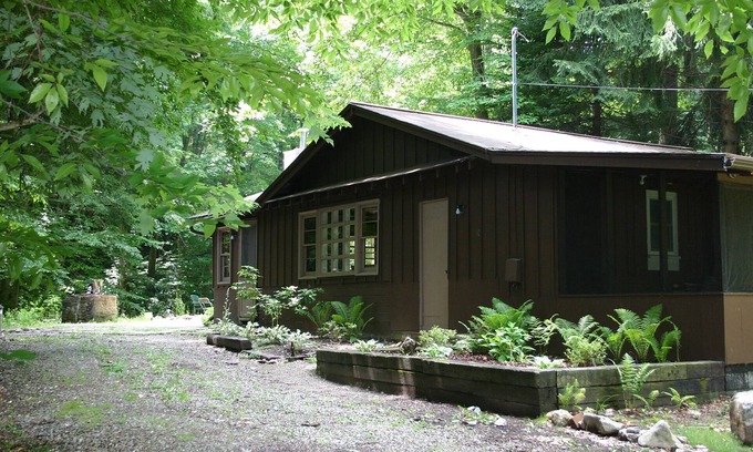 Rockwood Cabin | Quiet Getaway Cabin Near Ohiopyle and Seven Springs on a mountain stream.