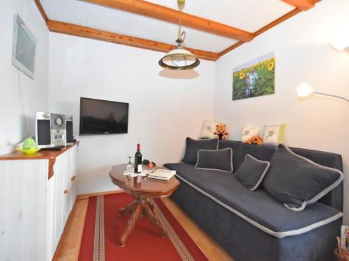 Langewiesen House | Quiet Getaway near Ilmenau, cleaning included