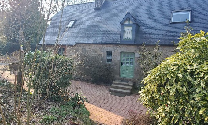 Noues de Sienne House | Quiet gîte on the edge of a forest, ideal for families with pets except cats.