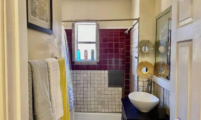 Birmingham House | Quiet home.