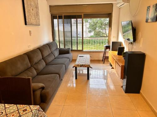 Kiryat Yam Apartment | Quiet House