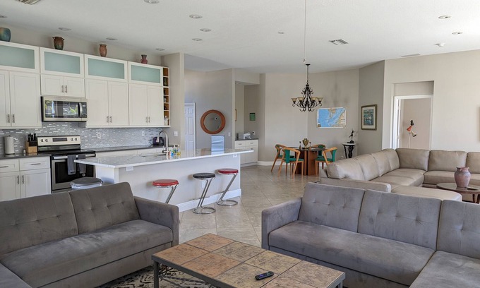 River Pointe House | Quiet Lakeside Retreat -Peaceful Home w/Pool