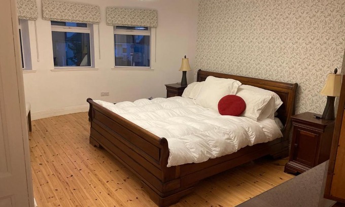 Galway Bed & Breakfast | Quiet luxury walk to the sea