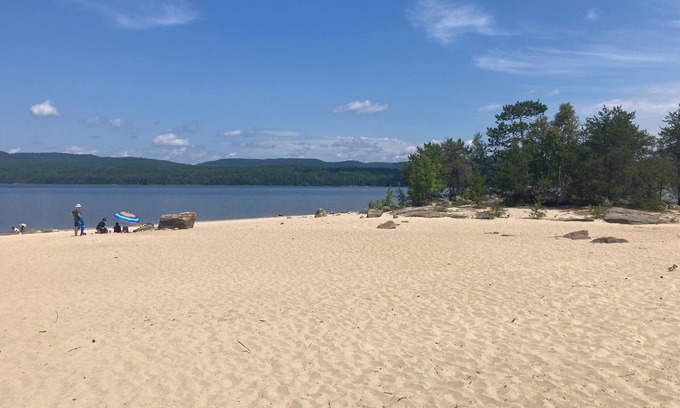 Deep River House | Quiet oasis close to a beautiful beach