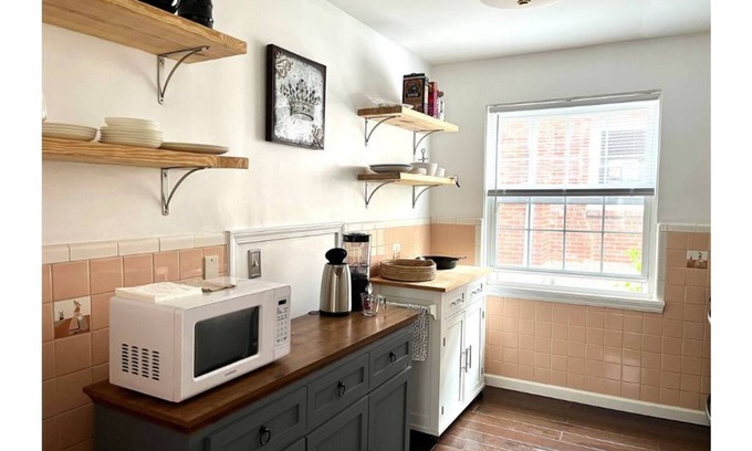 Mount Airy Apartment | Quiet & Private Flat in College Hill 15 min to Downtown